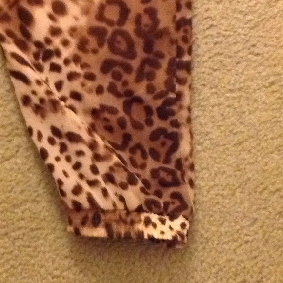 Eva Mendes Leopard joggers - Picture 3 of 4